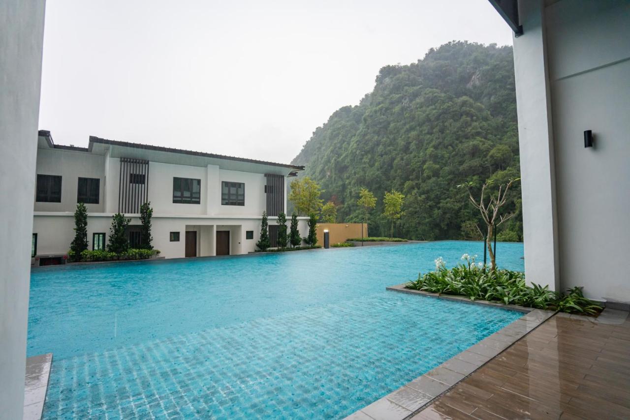 Tambun Lost World Sunway Onsen Luna 2r2b 8paxs Pangsapuri *